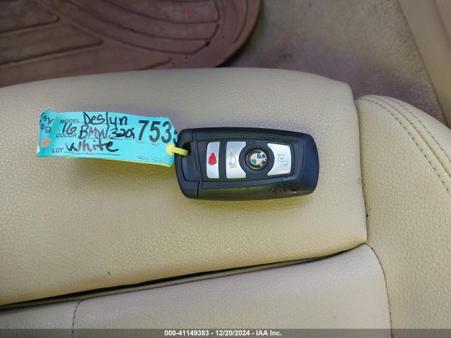 BMW 320i Xdrive 2016 WBA8E5G57GNT93573 Image 11