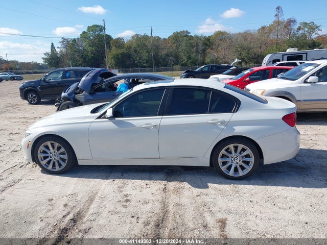 BMW 320i Xdrive 2016 WBA8E5G57GNT93573 Image 14
