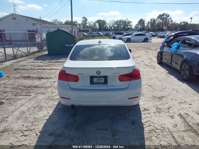 BMW 320i Xdrive 2016 WBA8E5G57GNT93573 Image 16