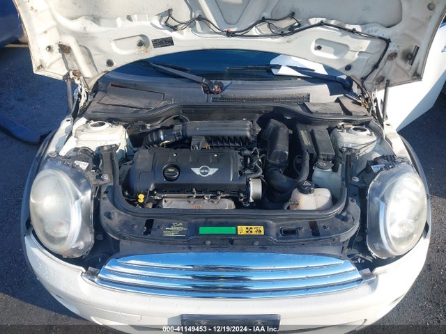 2010 MINI COOPER WMWMR3C54ATU97566 Photo 9