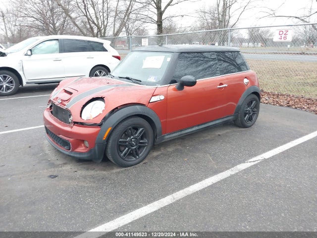 2011 MINI COOPER S WMWSV3C5XBTY25190 Photo 1