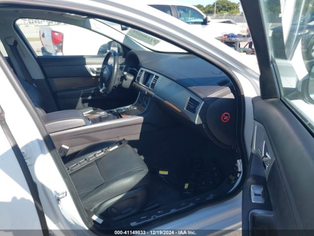 2013 JAGUAR XF SAJWA0ES4DPS69747 Photo 4