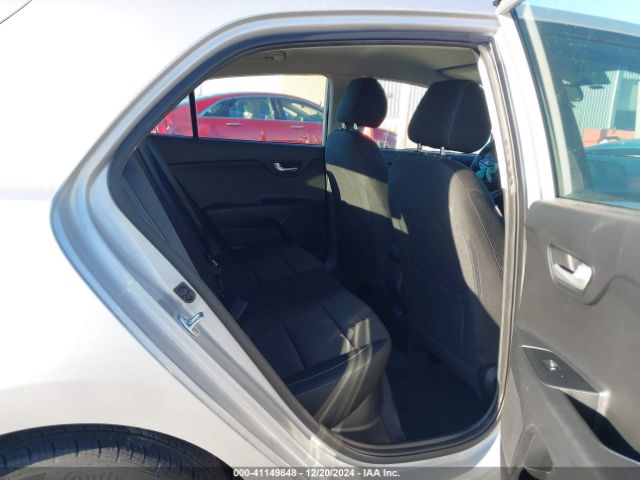 3KPA25AD7ME433289 KIA Rio 5-door S
