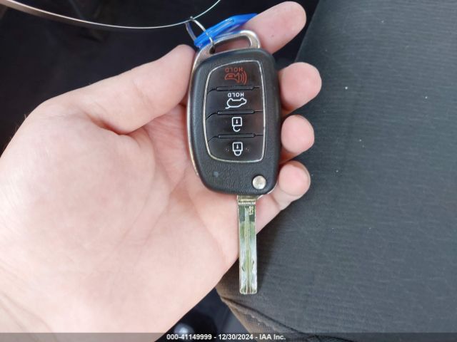 KM8J23A45JU810165 Hyundai TUCSON SE