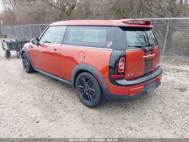 2012 MINI COOPER CLUBMAN WMWZF3C58CT488953 Photo 2