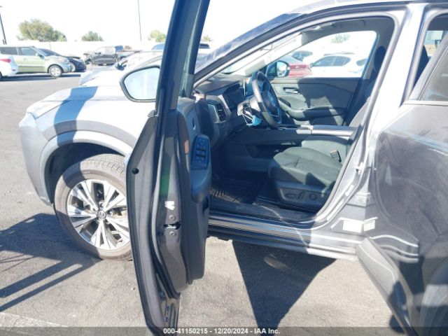 5N1AT3BA1MC768282 Nissan Rogue Sv Fwd