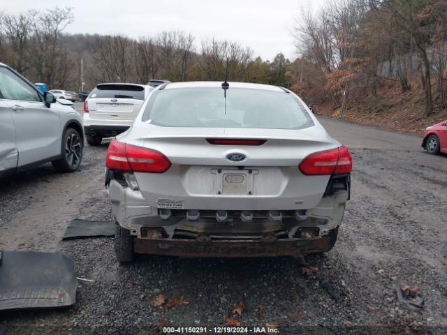 1FADP3F25FL239533 Ford FOCUS SE