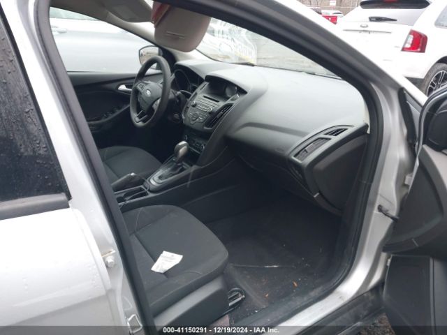 1FADP3F25FL239533 Ford FOCUS SE