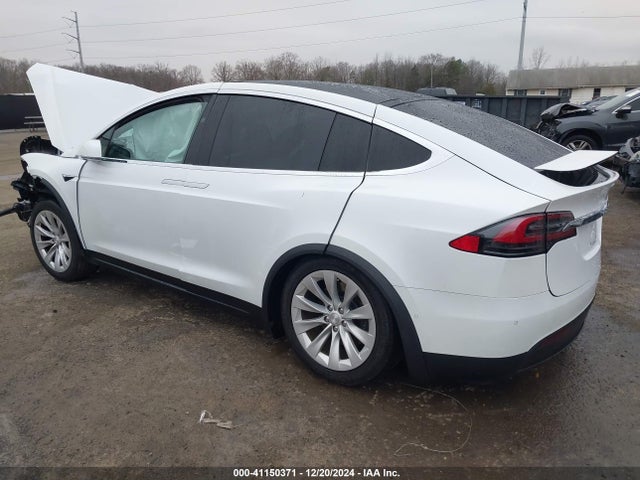 2019 TESLA MODEL X 5YJXCAE22KF185128 Photo 2