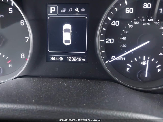 Hyundai Elantra Value Edition 2017 5NPD84LF8HH200155 Image 16