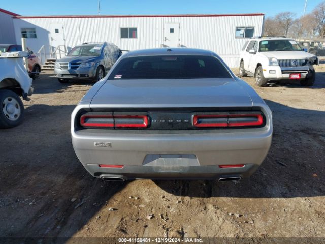 2C3CDZAG6GH200697 Dodge Challenger Sxt