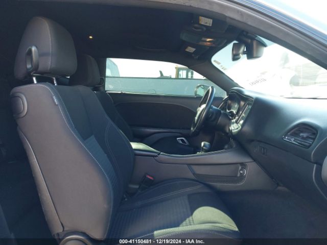 2C3CDZAG6GH200697 Dodge Challenger Sxt