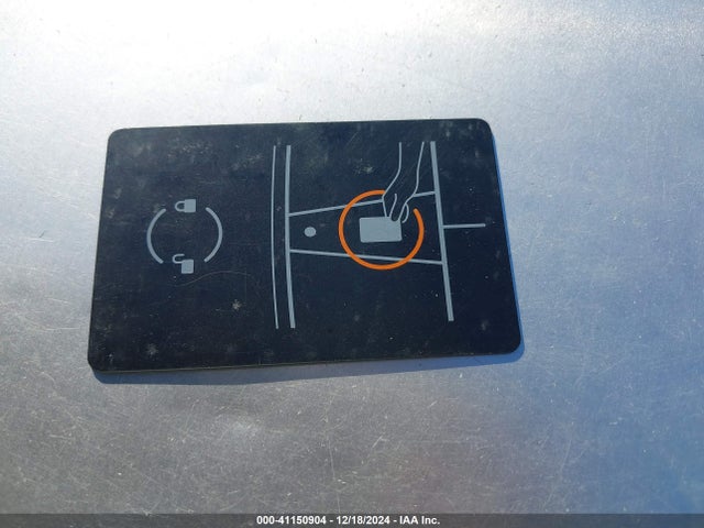 2023 TESLA MODEL 3 5YJ3E1EAXPF616435 Photo 10