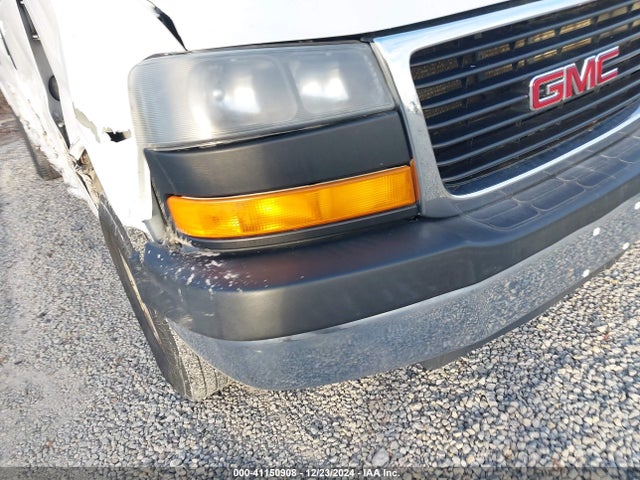GMC Savana 3500 Work Van 2014 1GTZ7UCG9E1164755 Image 17