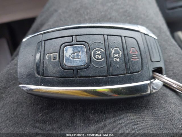 5LMCJ1D9XHUL51679 Lincoln Mkc Premiere