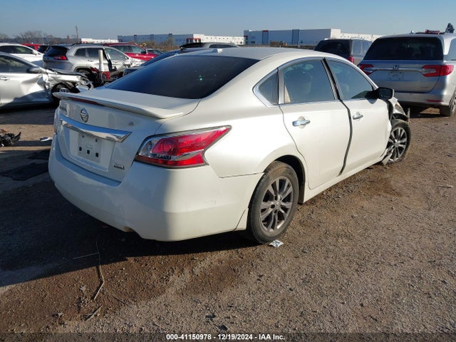 Nissan Altima 2.5 S 2015 1N4AL3AP2FC578347 Image 4
