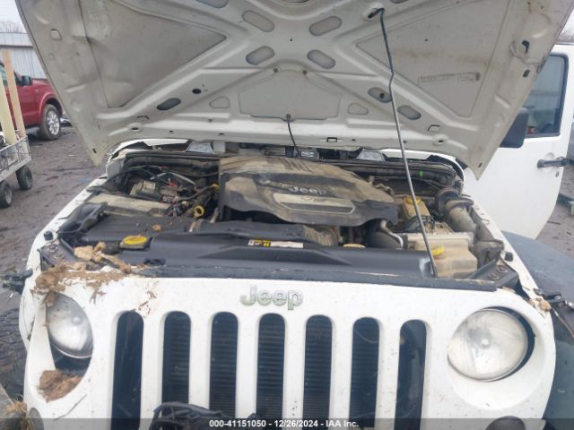 1C4BJWDG2FL764505 Jeep Wrangler Unlimited Sport