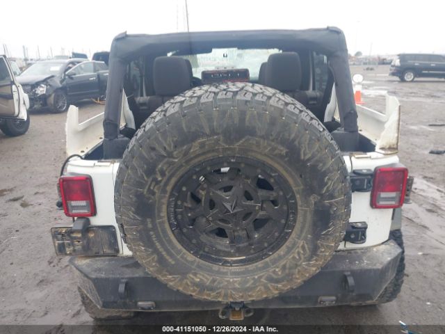 1C4BJWDG2FL764505 Jeep Wrangler Unlimited Sport