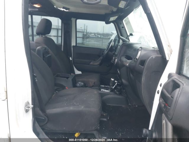 1C4BJWDG2FL764505 Jeep Wrangler Unlimited Sport