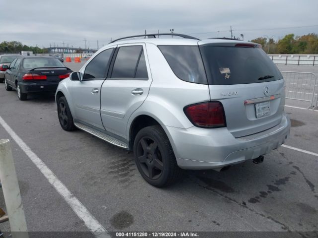 2008 MERCEDES-BENZ ML 550 4JGBB72E58A398330 Photo 2