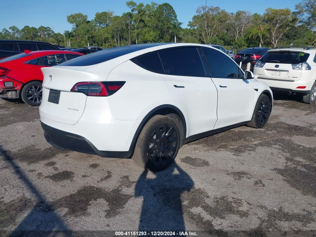 2023 TESLA MODEL Y 7SAYGDEE0PA199427 Photo 3