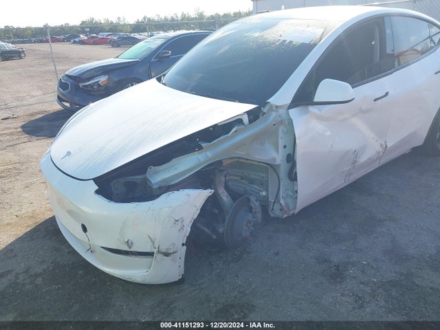 2023 TESLA MODEL Y 7SAYGDEE0PA199427 Photo 5