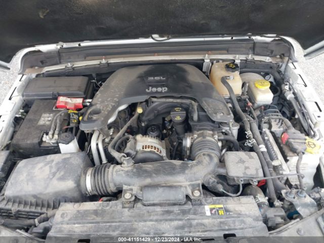 1C4HJXDG2KW613382 Jeep Wrangler Unlimited Sport 4x4