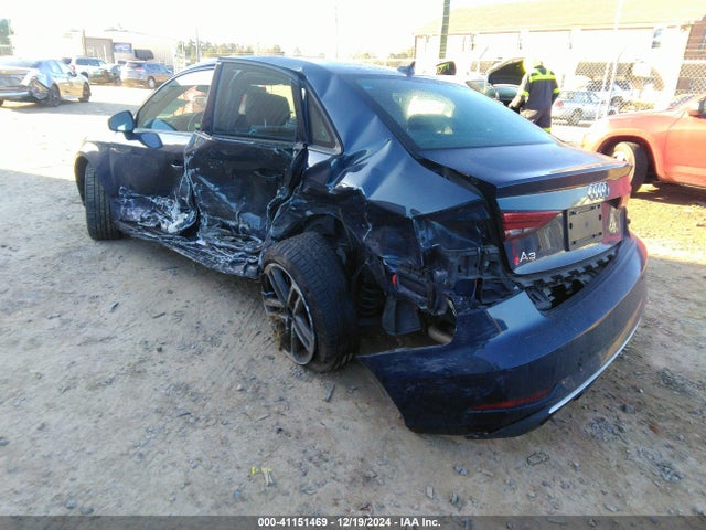 2017 AUDI A3 WAUAUGFF6H1037800 Photo 2