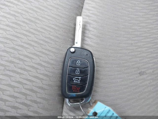 KM8SMDHF8HU208110 Hyundai Santa Fe Se