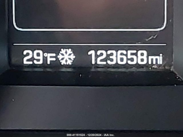 KM8SMDHF8HU208110 Hyundai Santa Fe Se
