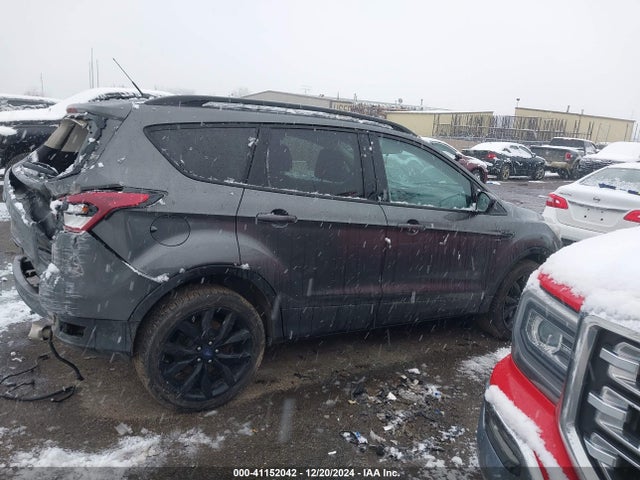 1FMCU9G99HUE78637 Ford ESCAPE SE