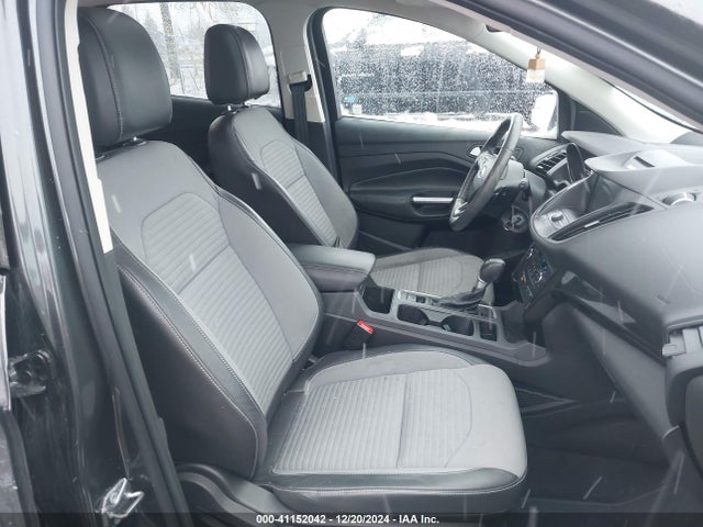 1FMCU9G99HUE78637 Ford ESCAPE SE