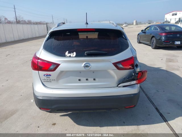 JN1BJ1CP8JW184996 Nissan Rogue Sport Sv