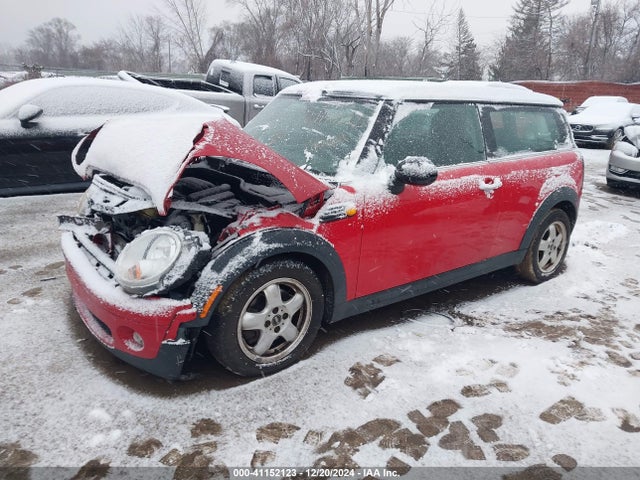 2009 MINI COOPER CLUBMAN WMWML335X9TN68606 Photo 1