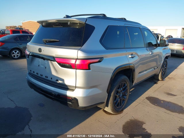 Toyota Sequoia Platinum 2024 7SVAAABAXRX026547 Image 4