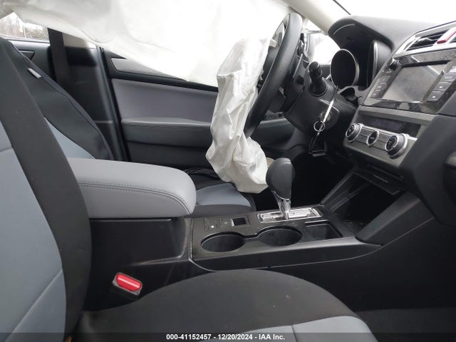 4S3BNAB69J3037579 Subaru Legacy 2.5i
