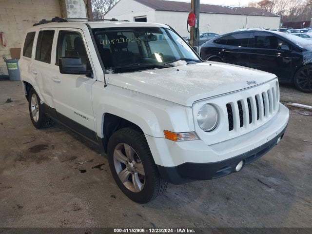 2014 1C4NJRFB8ED885323 main image