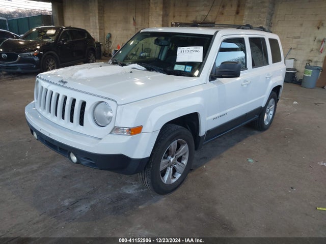 Jeep Patriot Latitude 2014 1C4NJRFB8ED885323 Image 2