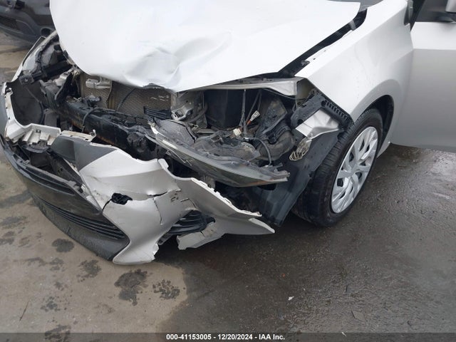Toyota COROLLA LE 2018 2T1BURHE1JC042248 Image 17
