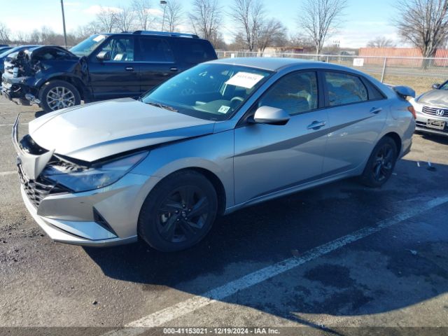 5NPLM4AG4NH081132 Hyundai ELANTRA SEL