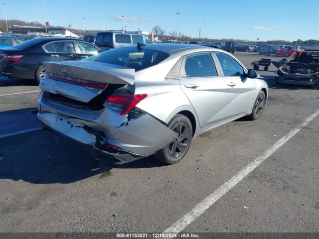 5NPLM4AG4NH081132 Hyundai ELANTRA SEL