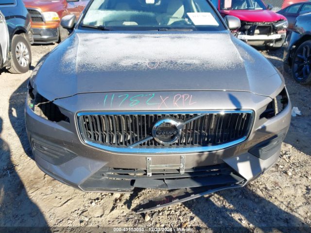 7JRA22TKXKG017522 Volvo S60 T6 Momentum