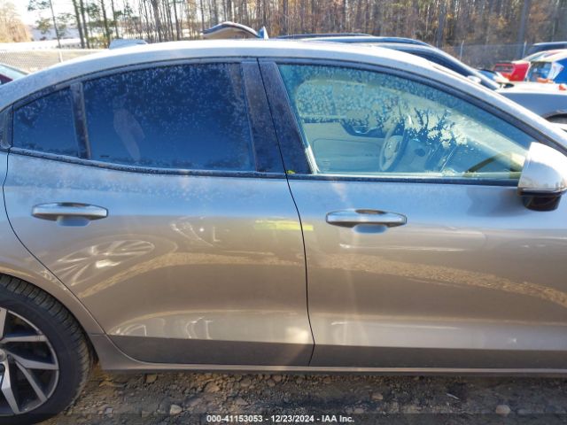 7JRA22TKXKG017522 Volvo S60 T6 Momentum