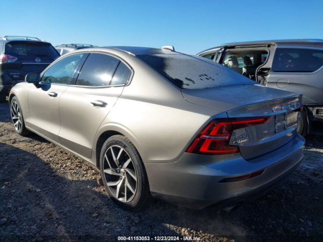 2019 VOLVO S60 7JRA22TKXKG017522 Photo 2