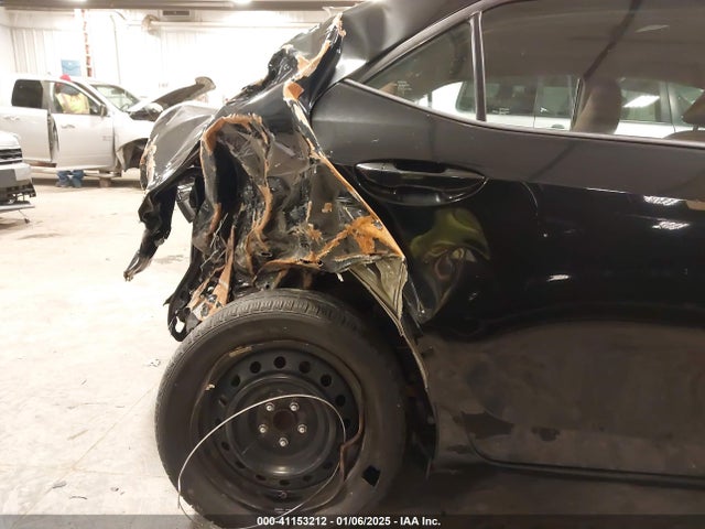 2T1BURHE0GC695873 Toyota COROLLA LE