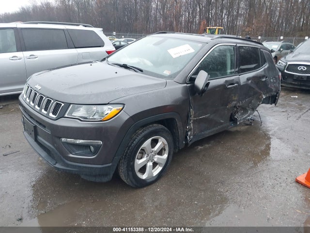 Jeep Compass Latitude 4x4 2018 3C4NJDBB4JT265937 Image 2