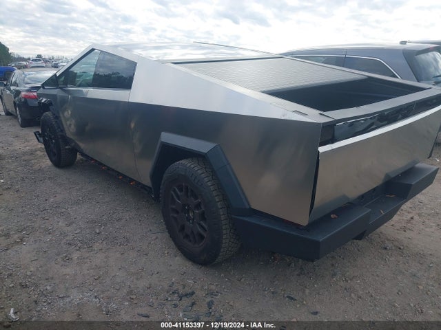 2024 TESLA CYBERTRUCK 7G2CEHEE0RA031825 Photo 2