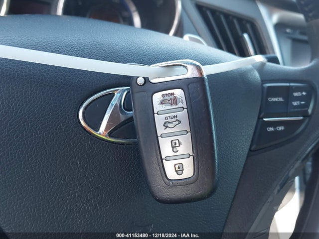 Продажа на аукционе авто 2013 Hyundai Sonata Se 2.0t, vin: 5NPEC4AB3DH740235, номер лота: 41153480