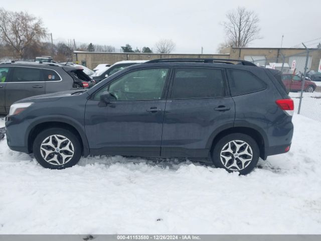 JF2SKAEC7KH497498 Subaru Forester Premium