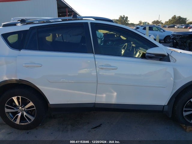 Toyota Rav4 Xle 2017 JTMWFREV9HD103651 Image 14